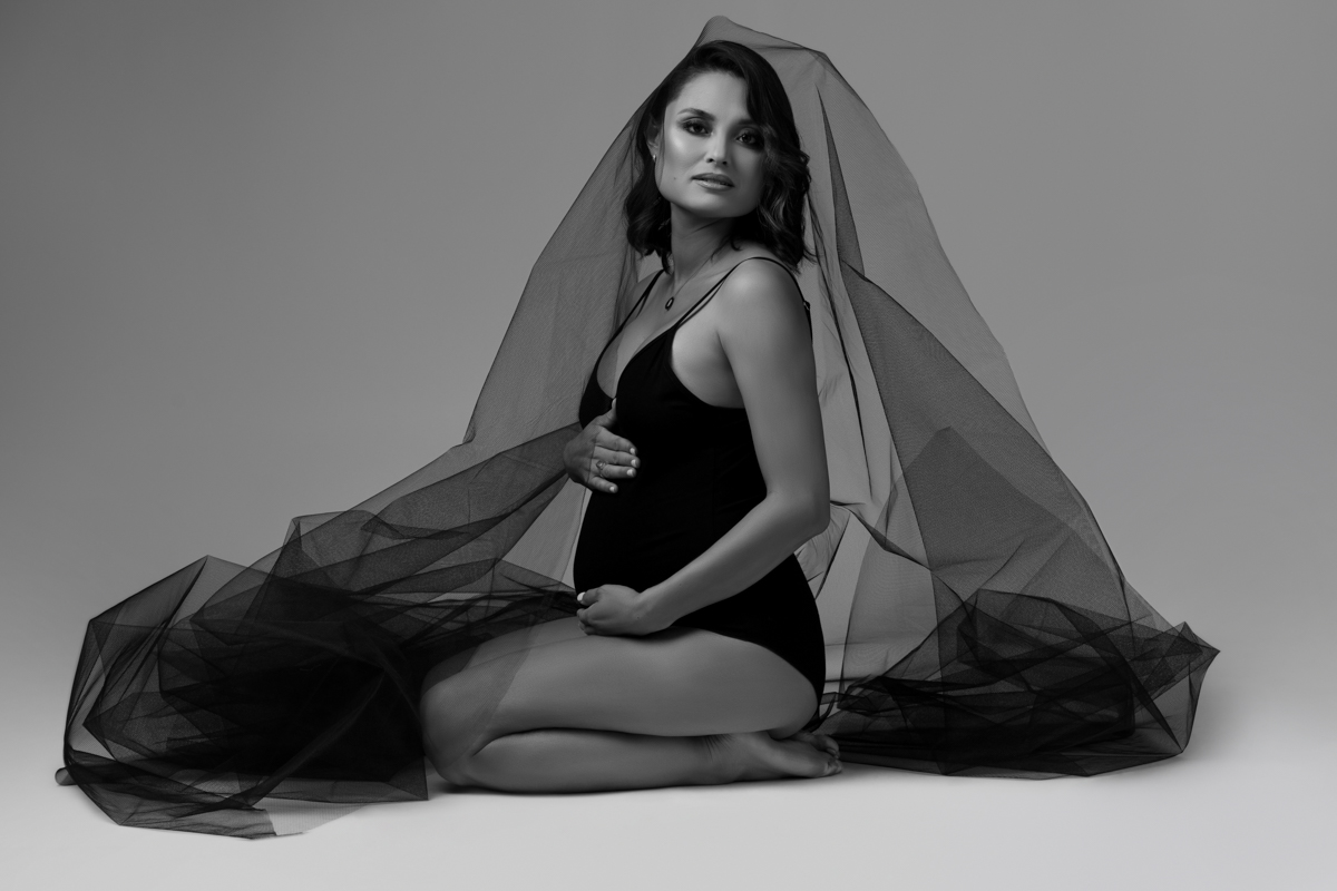 luxury maternity shoot